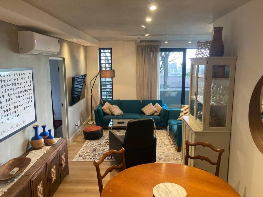 Apartment Deer Park Cpt - With Sweeping Views *