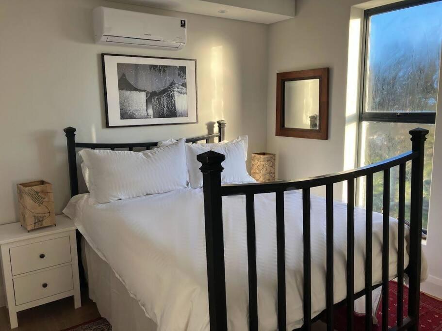 Apartment Deer Park Cpt - With Sweeping Views Cape Town